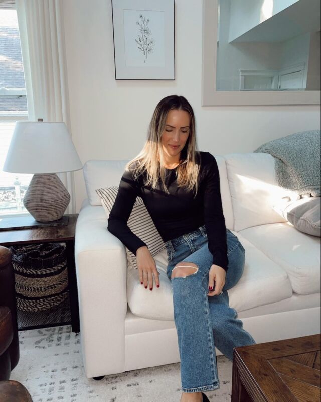 ✨ Exciting News! ✨ I’m thrilled to share the launch of my new virtual interior design services! Whether you’re looking to refresh a room or transform your entire home, I’m here to help you bring your vision to life. 🏡💫 Let’s collaborate from the comfort of your own space with tailored design plans, mood boards, and personalized selections. Ready to create a space you’ll love? Drop a comment or DM me to get started! 💖 #InteriorDesign #VirtualDesign #HomeDecor #TransformYourSpace